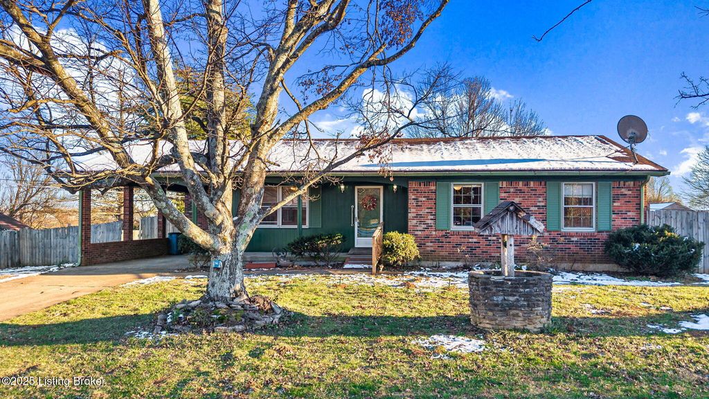 Photo of 103 Venetian Way, Bardstown, KY 40004 (MLS # 1705704)