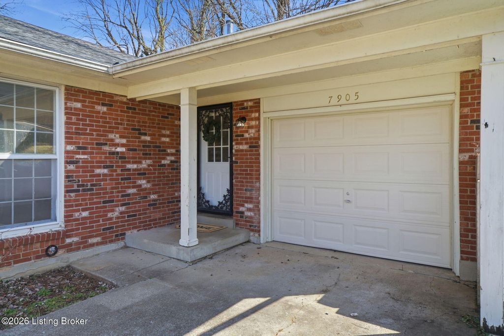 Photo of 7905 Mary Sue Dr, Louisville, KY 40291 (MLS # 1710443)