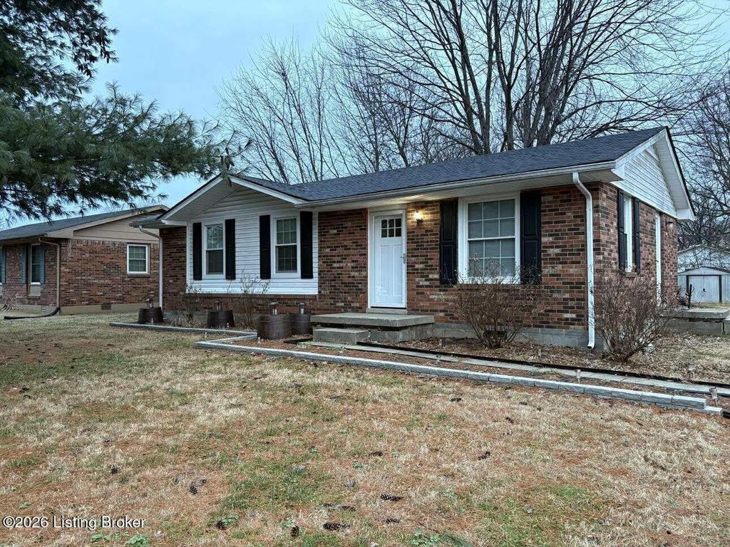Photo of 132 Fern Lea Cir, Bardstown, KY 40004 (MLS # 1706566)