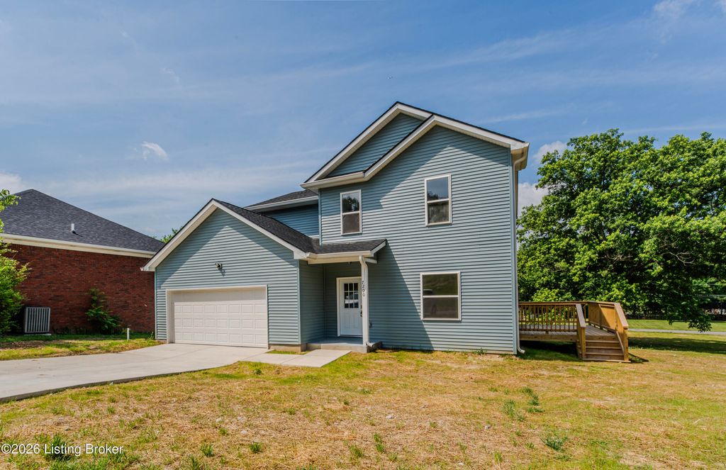 Photo of 7200 Oakburn Dr, Louisville, KY 40258 (MLS # 1718406)