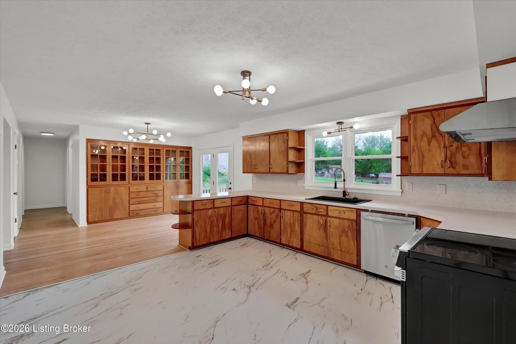 Photo of 334 S Bardstown Rd, Mt Washington, KY 40047 (MLS # 1719999)