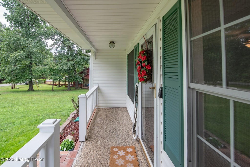 Photo of 18 Glenn Eagle Rd, Brandenburg, KY 40108 (MLS # 1723549)