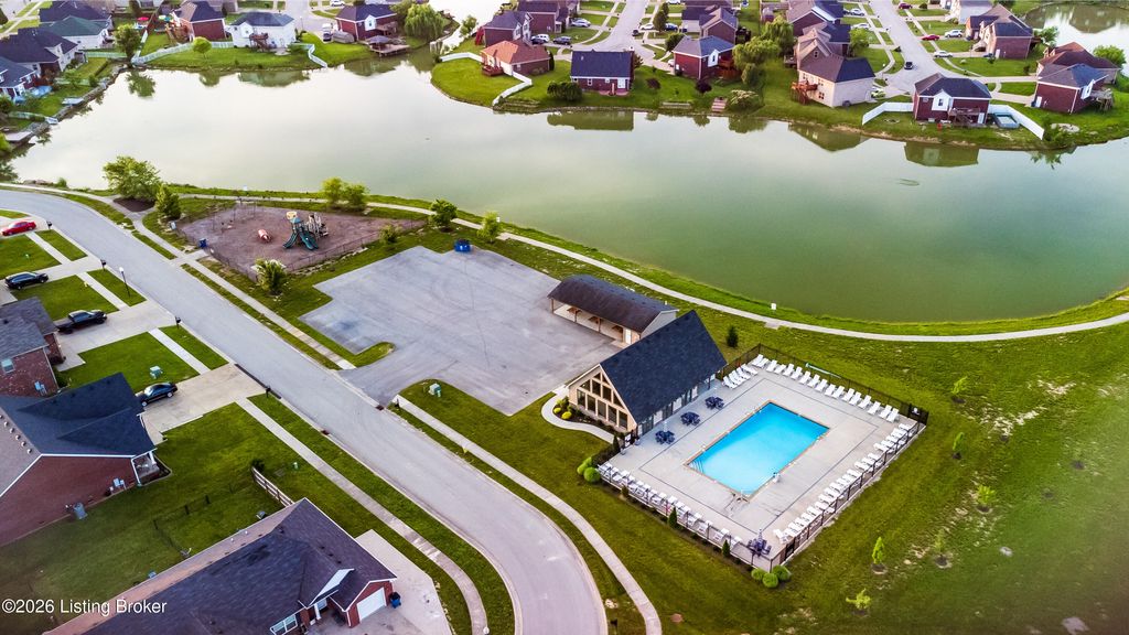 Photo of 342 Dayflower Ct, Shepherdsville, KY 40165 (MLS # 1706193)