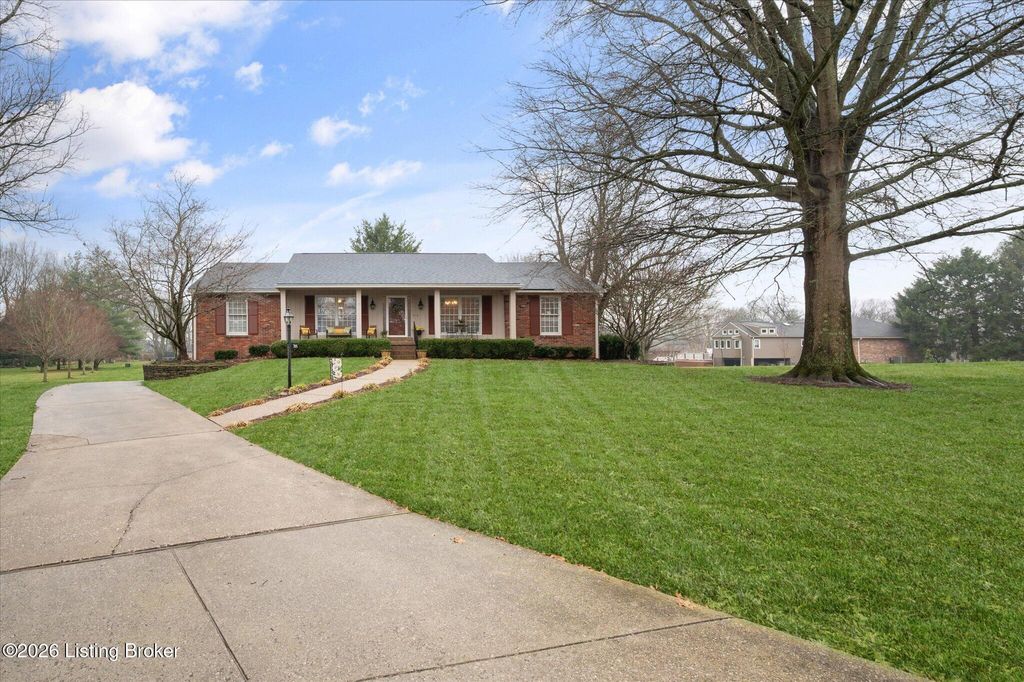 Photo of 705 Hollow Trace, Shelbyville, KY 40065 (MLS # 1710672)