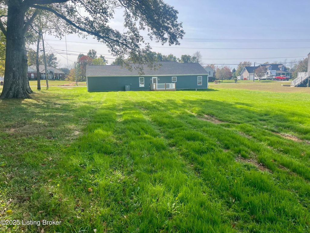 Photo of 359 Beasley Blvd, Elizabethtown, KY 42701 (MLS # 1704488)