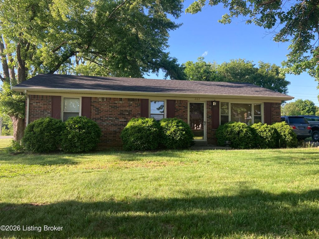 Photo of 202 Saint Thomas Ct, Bardstown, KY 40004 (MLS # 1717112)