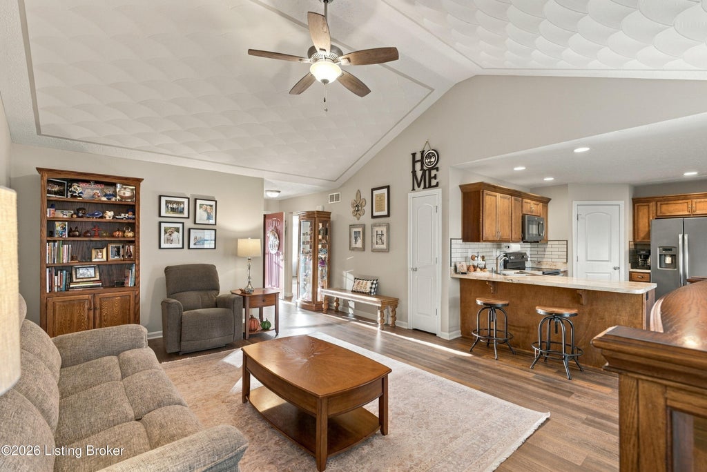 Photo of 314 John Hudson Ln, Mt Washington, KY 40047 (MLS # 1731700)