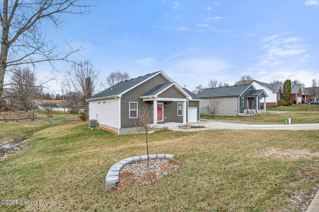 Photo of 89 Lone Oak Dr, Eminence, KY 40019 (MLS # 1709711)