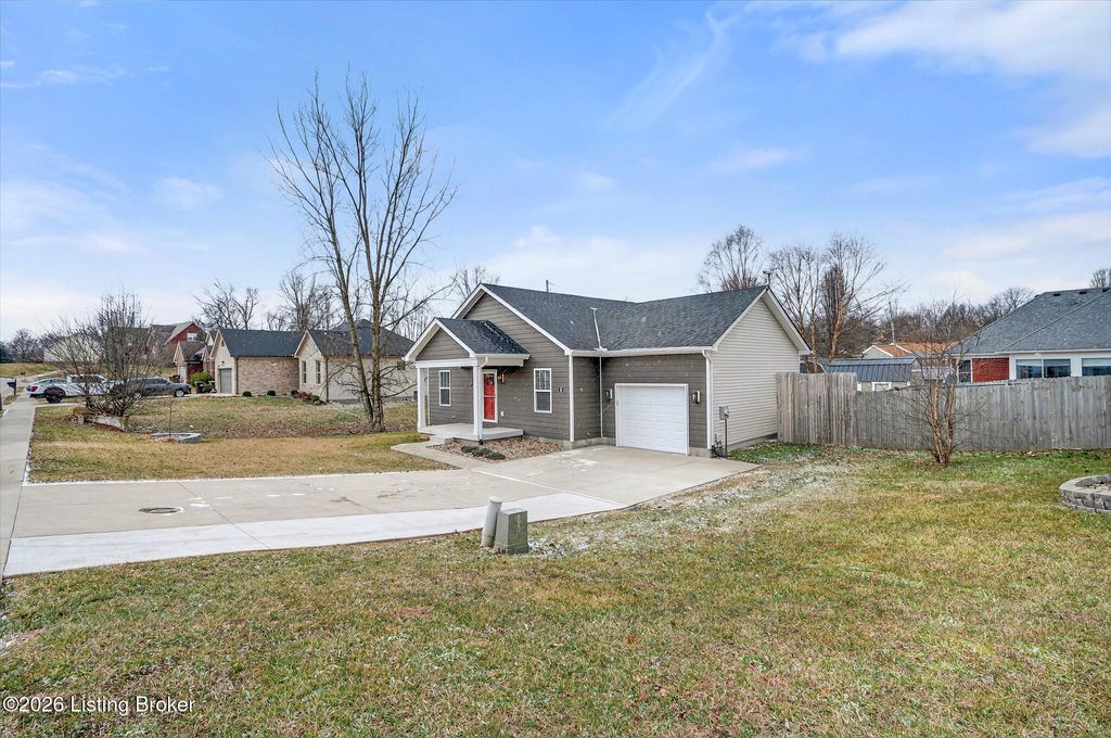 Photo of 89 Lone Oak Dr, Eminence, KY 40019 (MLS # 1709711)