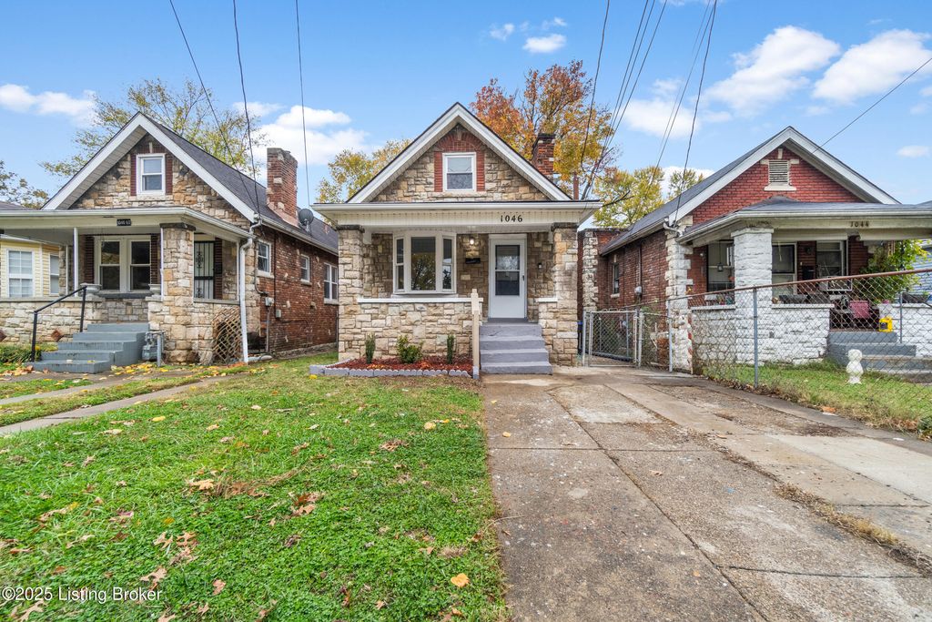 Photo of 1046 S 43rd St, Louisville, KY 40211 (MLS # 1703386)