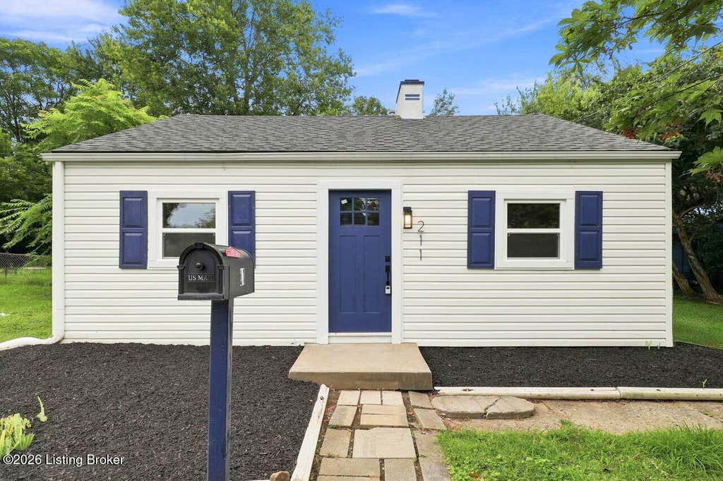Photo of 211 Alpha Ave, Louisville, KY 40218 (MLS # 1726871)