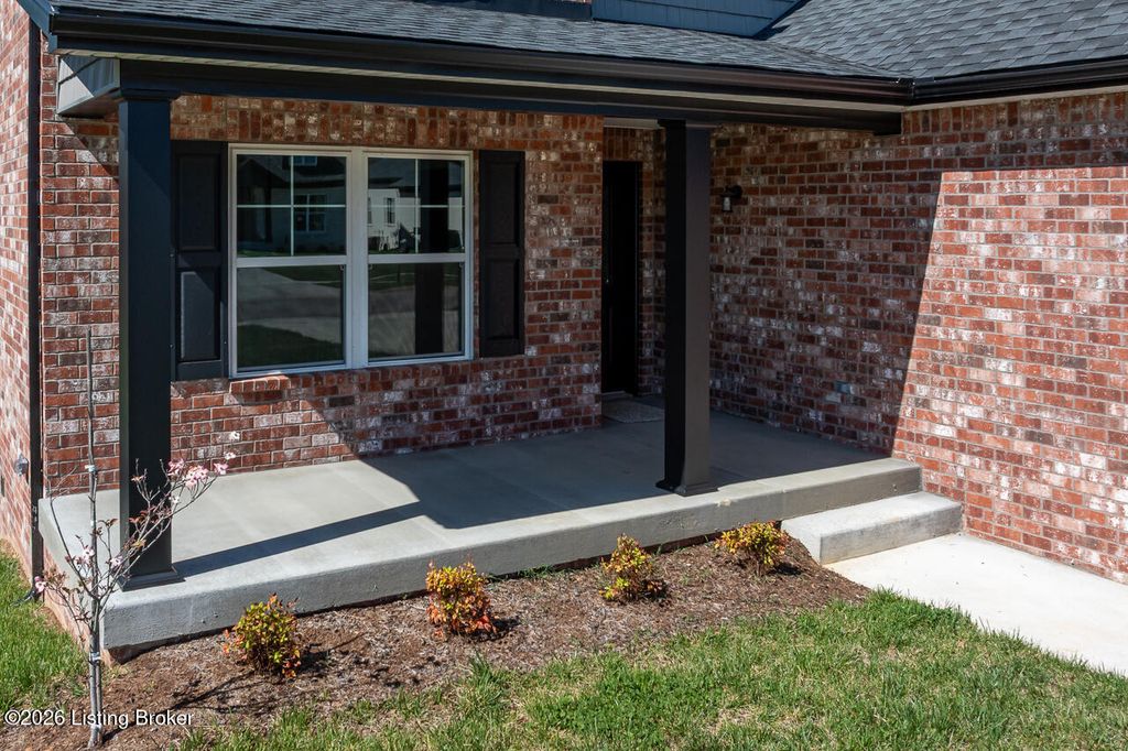 Photo of 389 Williamsburg Dr, Mt Washington, KY 40047 (MLS # 1713887)