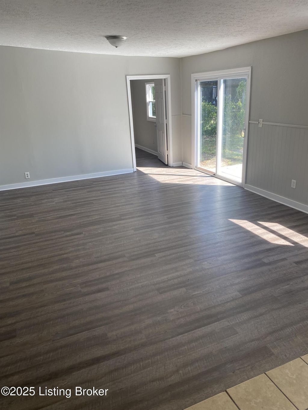 Photo of 3603 Cedarwood Way, Jeffersontown, KY 40299 (MLS # 1705396)