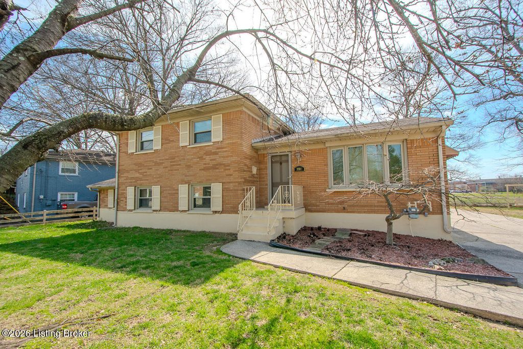 Photo of 3900 Glen Valley Rd, Louisville, KY 40219 (MLS # 1711996)