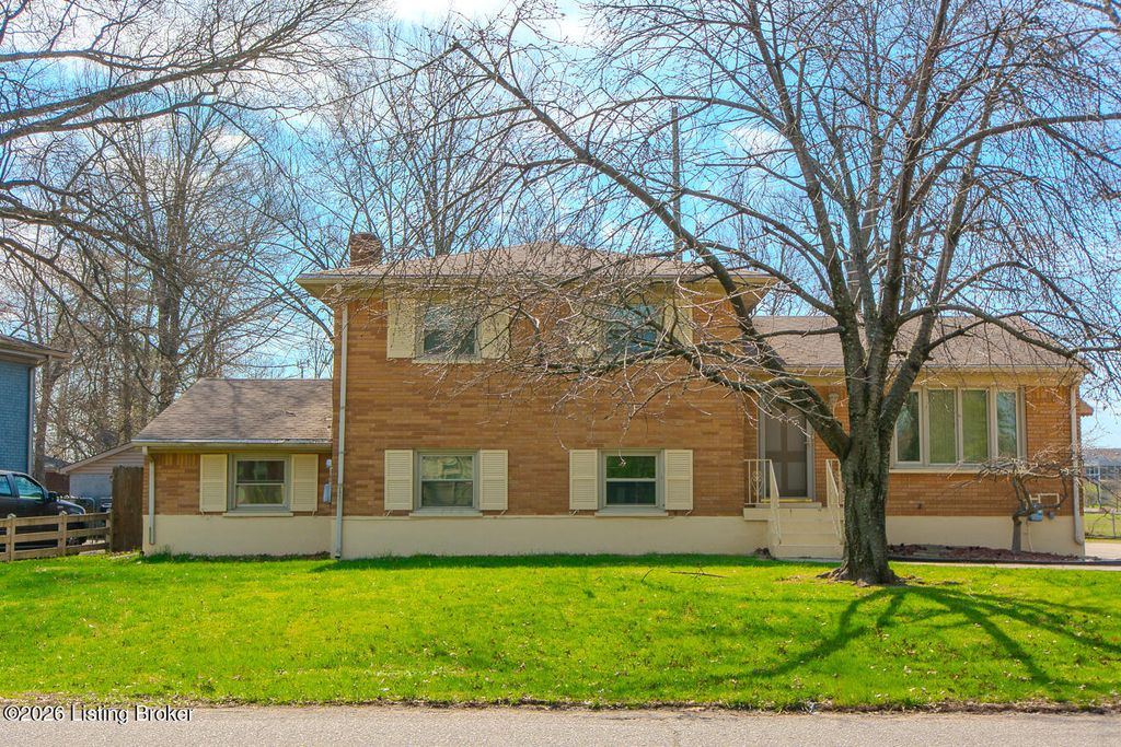 Photo of 3900 Glen Valley Rd, Louisville, KY 40219 (MLS # 1711996)