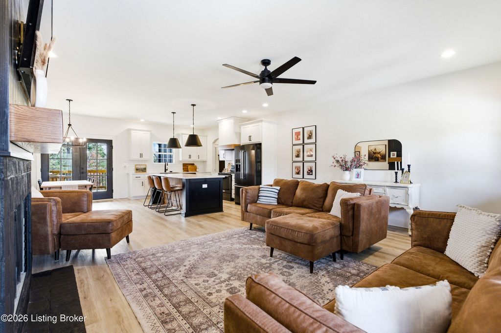 Photo of 941 Cedar Point Rd, Mt Eden, KY 40046 (MLS # 1709063)