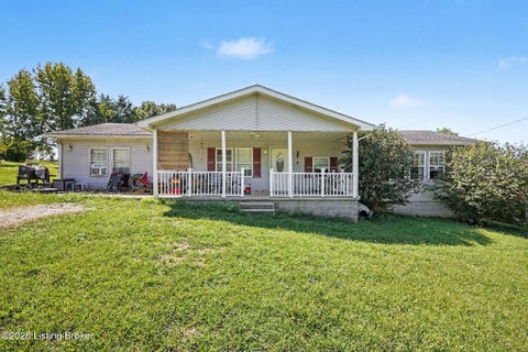 Homes For Sale - 1294 Irvington Bewleyville Ln<br/> Breckinridge County, Irvington, KY 40146