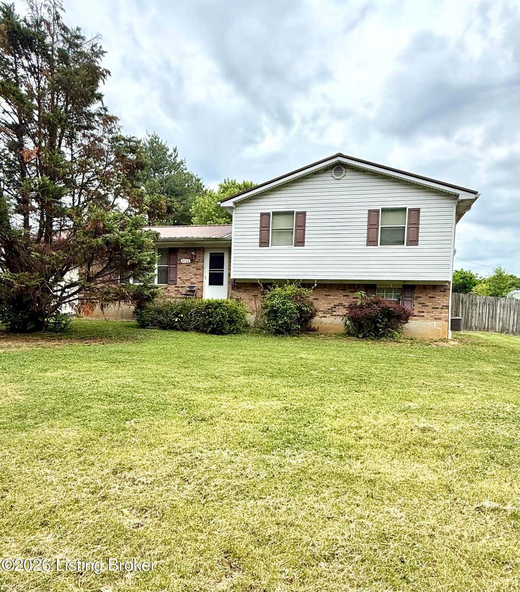 Photo of 4766 Flatlick Rd, Mt Washington, KY 40047 (MLS # 1716412)