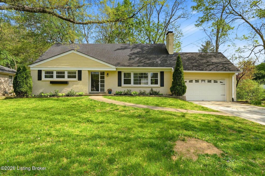 Photo of 4324 Foeburn Ln, Louisville, KY 40207 (MLS # 1714532)