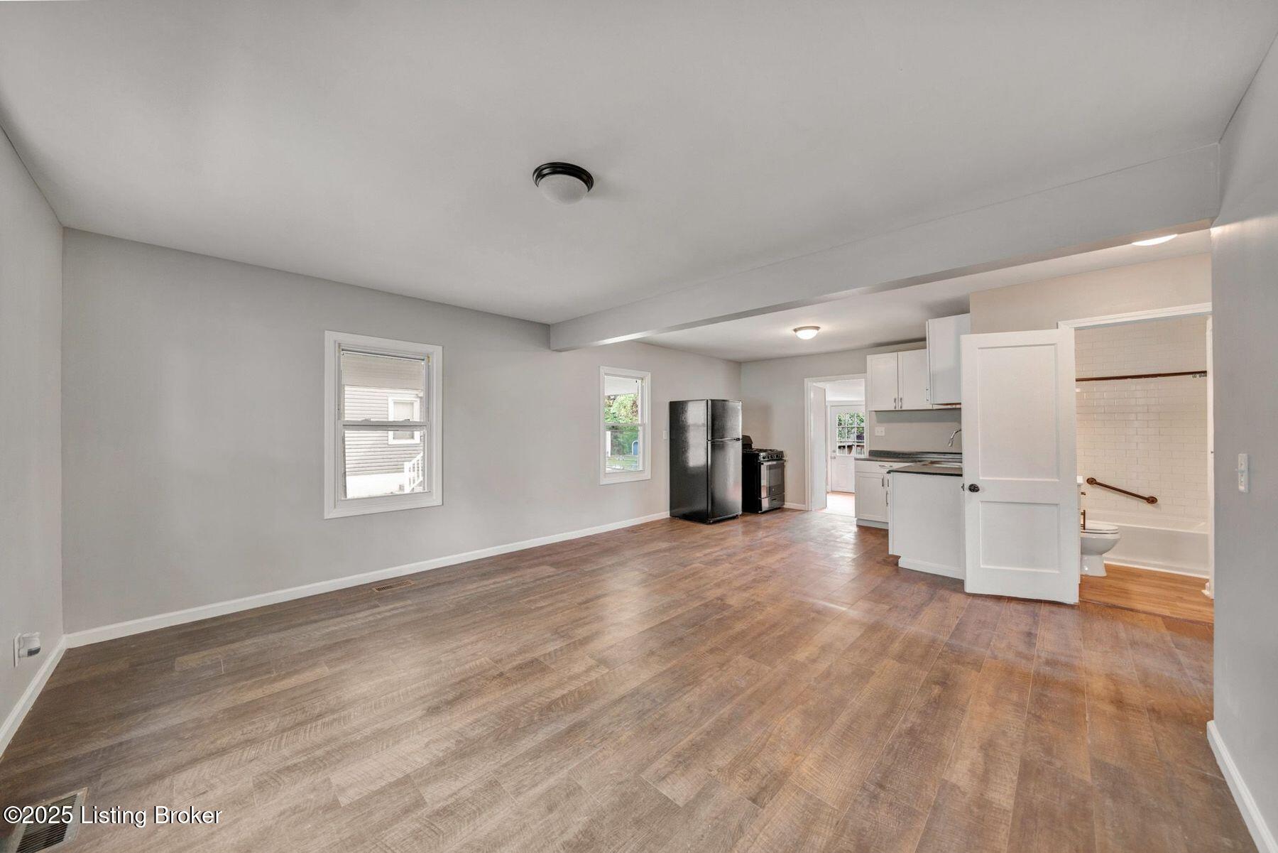 4423 Savage Dr, Louisville, Kentucky image 4