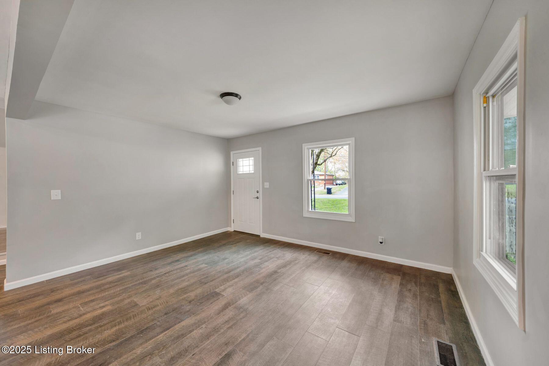 4423 Savage Dr, Louisville, Kentucky image 6