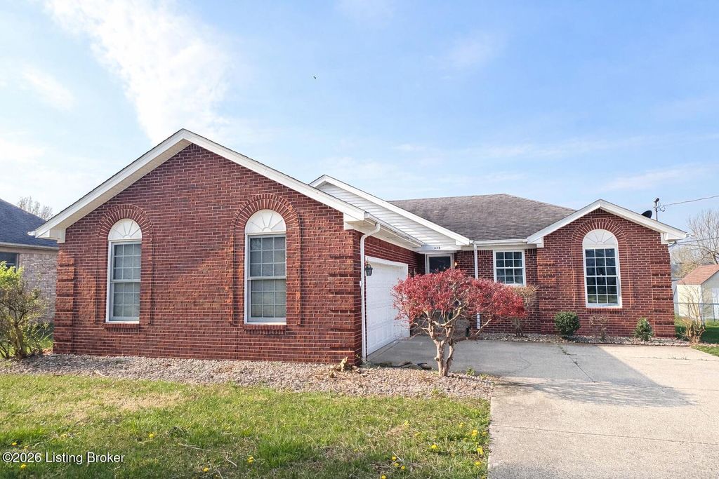 Photo of 333 Harding Dr, Mt Washington, KY 40047 (MLS # 1712602)