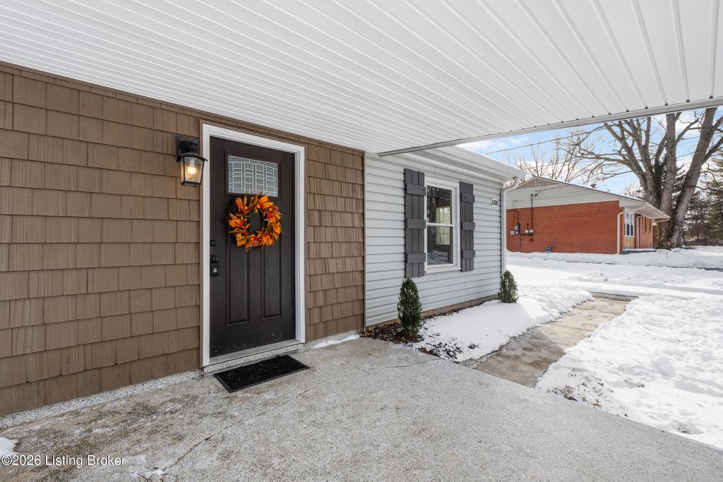 Photo of 6108 Potts Ln, Crestwood, KY 40014 (MLS # 1715460)