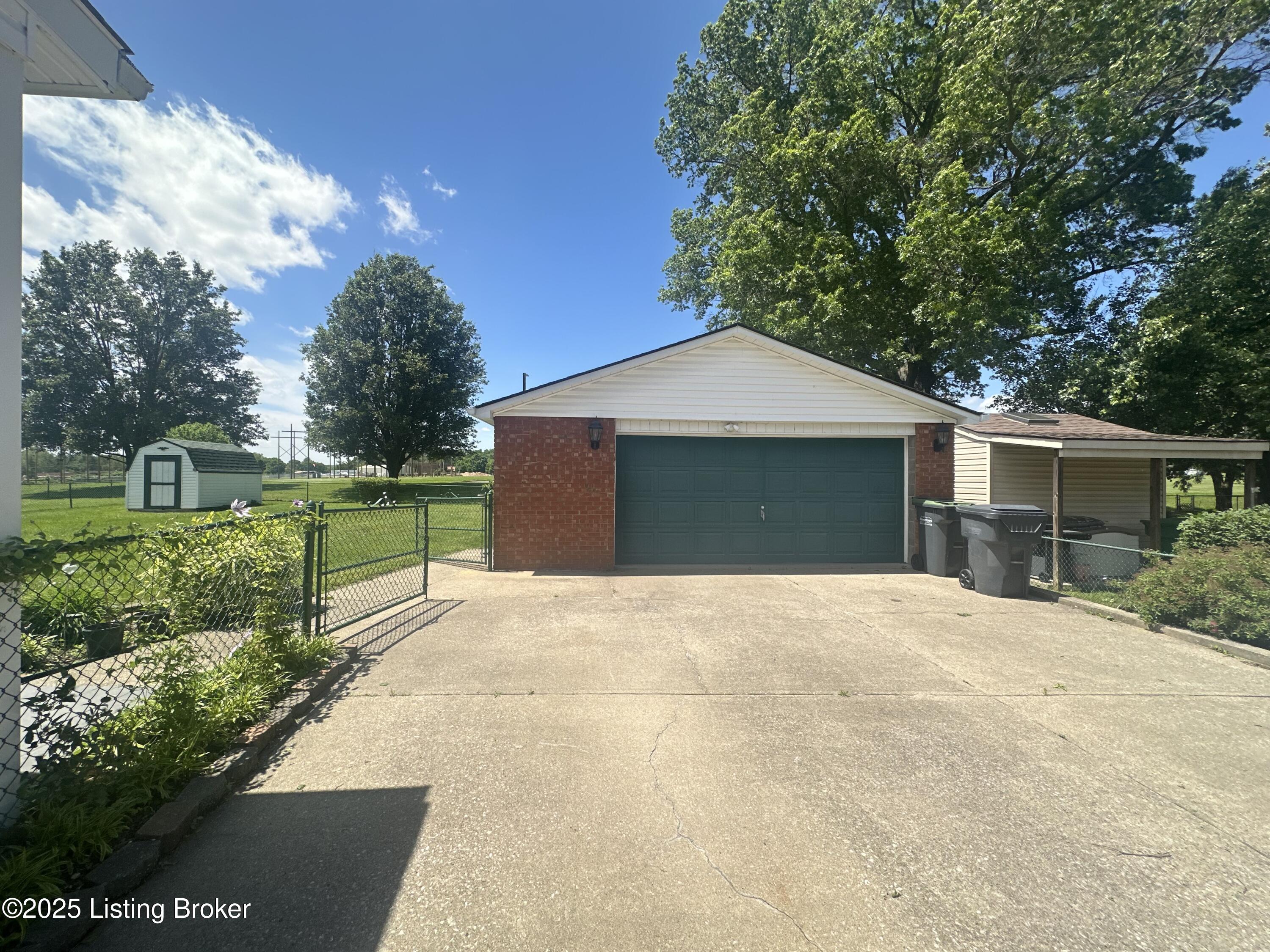 9816 Lakewood Dr, Louisville, Pennsylvania image 25