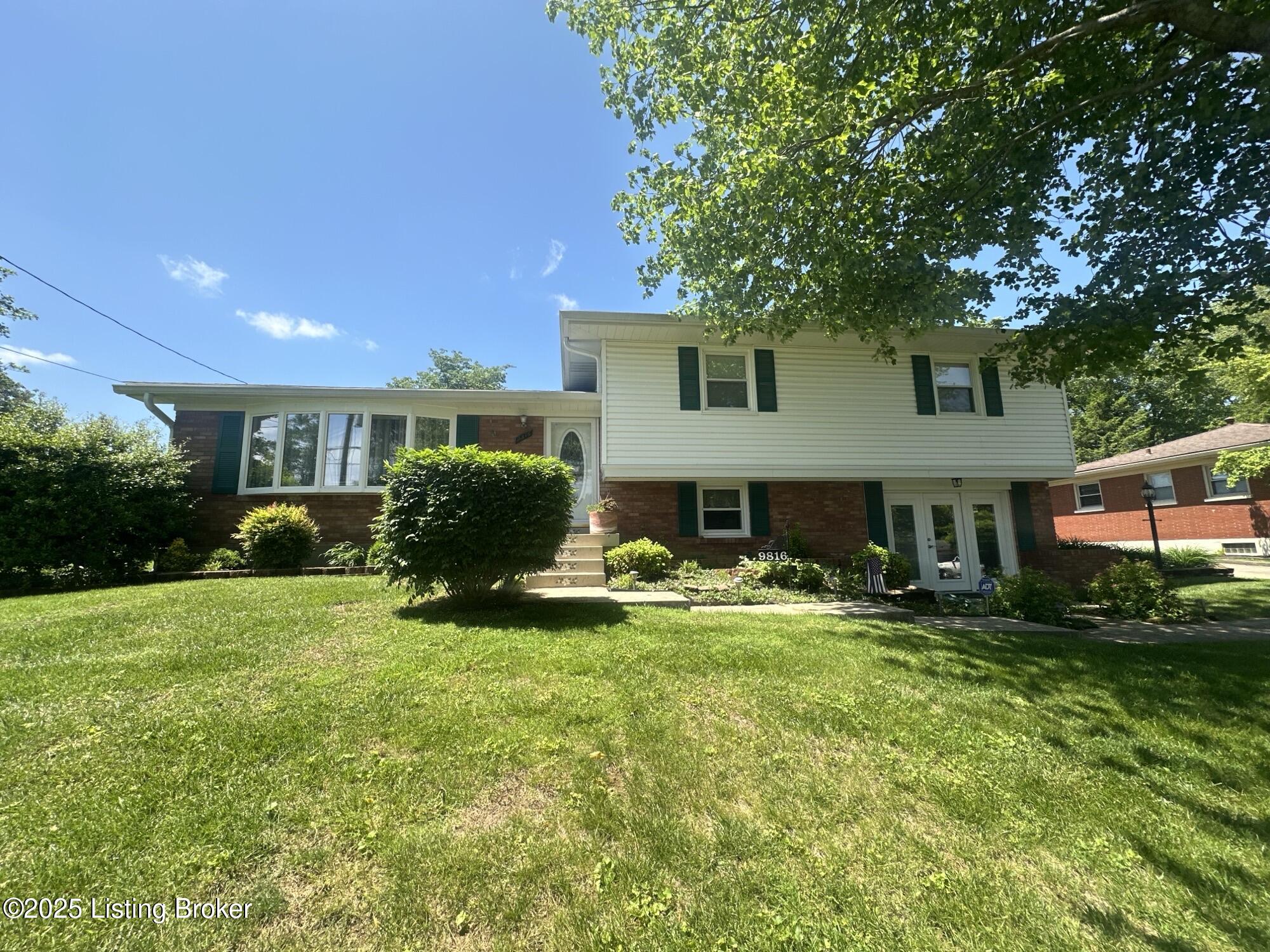 9816 Lakewood Dr, Louisville, Pennsylvania image 1