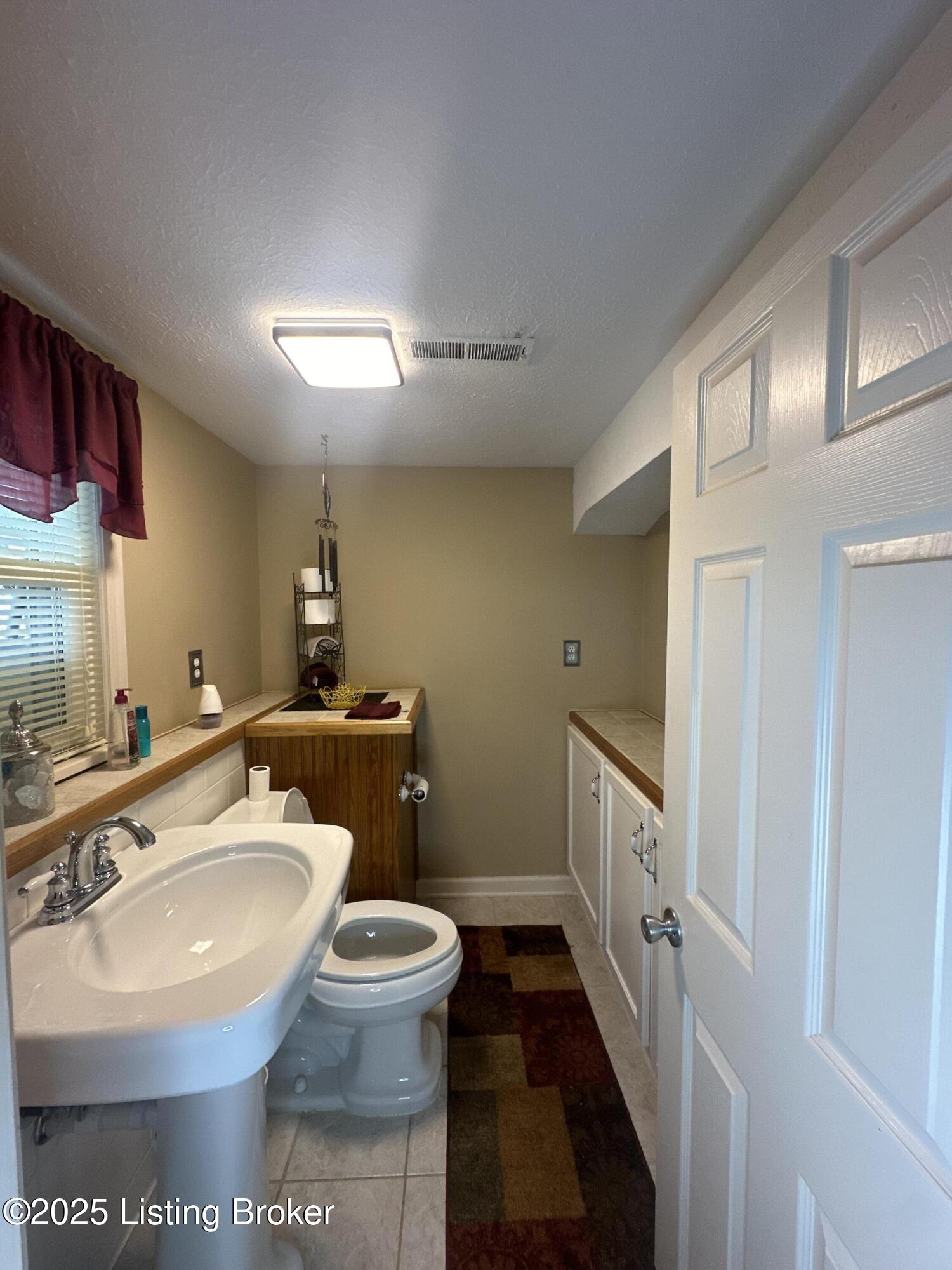 9816 Lakewood Dr, Louisville, Pennsylvania image 23