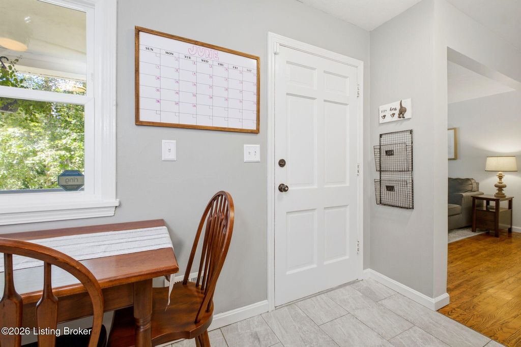 Photo of 7807 Mary Sue Dr, Louisville, KY 40291 (MLS # 1720723)