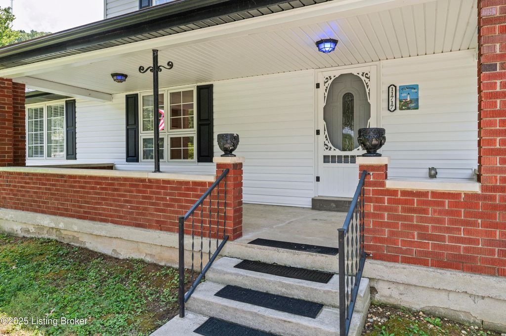 Photo of 11717 Old Mitchell Hill Rd, Louisville, KY 40118 (MLS # 1700223)