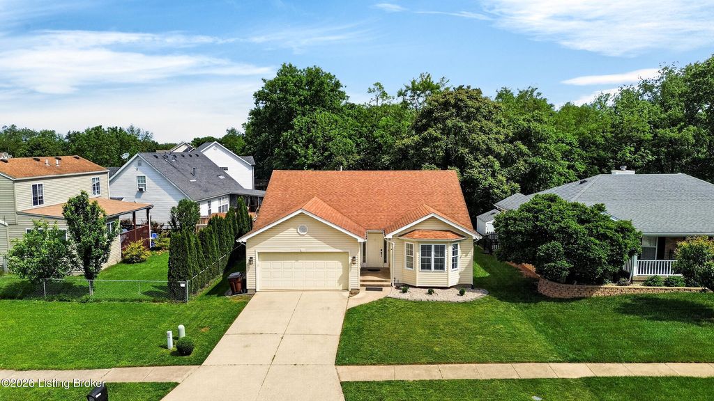 Photo of 8103 Keira Ridge Ct, Louisville, KY 40291 (MLS # 1716108)