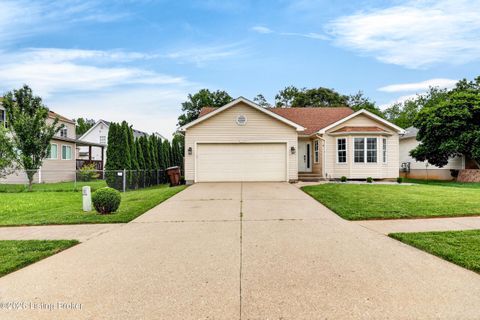 Photo of 8103 Keira Ridge Ct, Louisville, KY 40291 (MLS # 1716108)