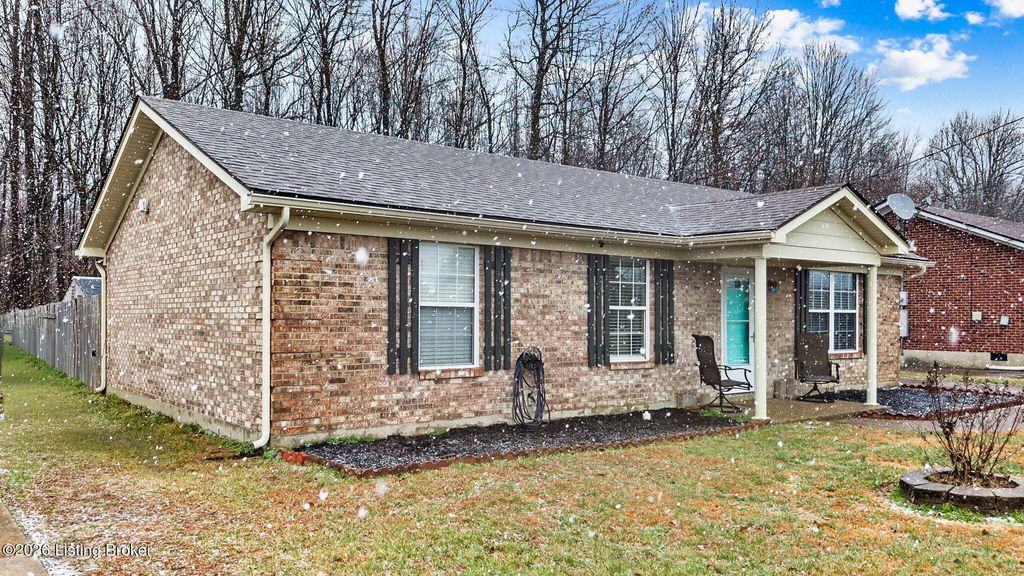 Photo of 510 Jennymac Dr, Louisville, KY 40229 (MLS # 1707679)
