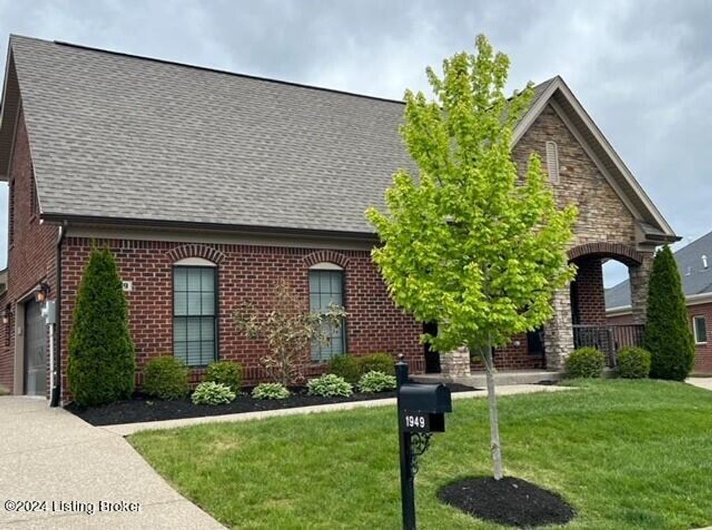 Photo of 1949 Rivers Landing Dr, Prospect, KY 40059 (MLS # 1722542)