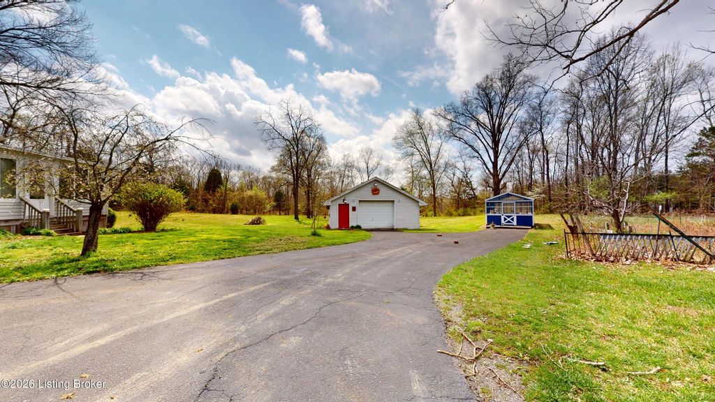 Photo of 2100 Rebel Ridge Rd, La Grange, KY 40031 (MLS # 1713508)