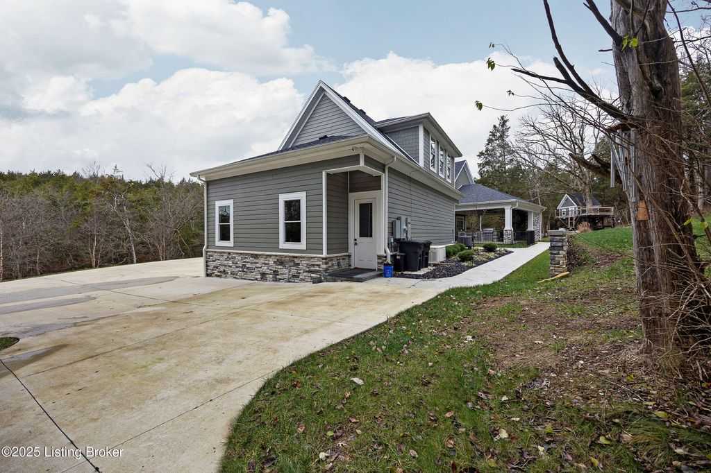 Photo of 2405 Croake Station Rd, Springfield, KY 40069 (MLS # 1705302)