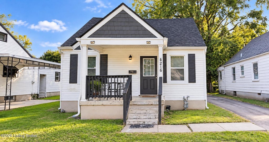 Photo of 4216 Grand Ave, Louisville, KY 40211 (MLS # 1731749)