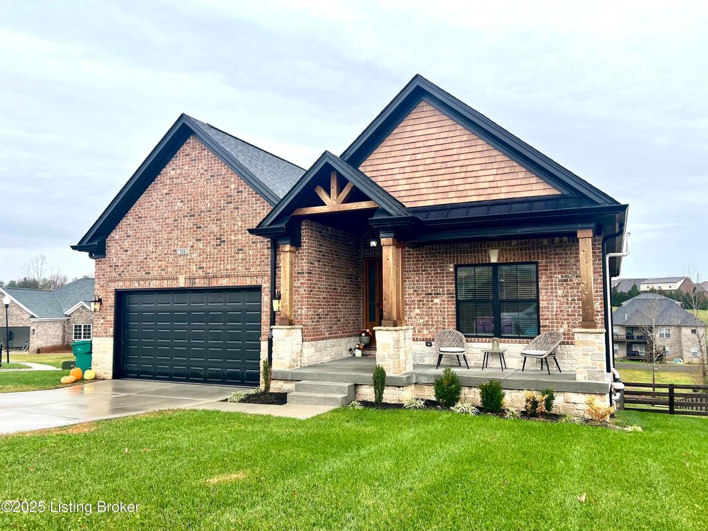 Photo of 216 Bischoff Way, Shepherdsville, KY 40165 (MLS # 1704027)