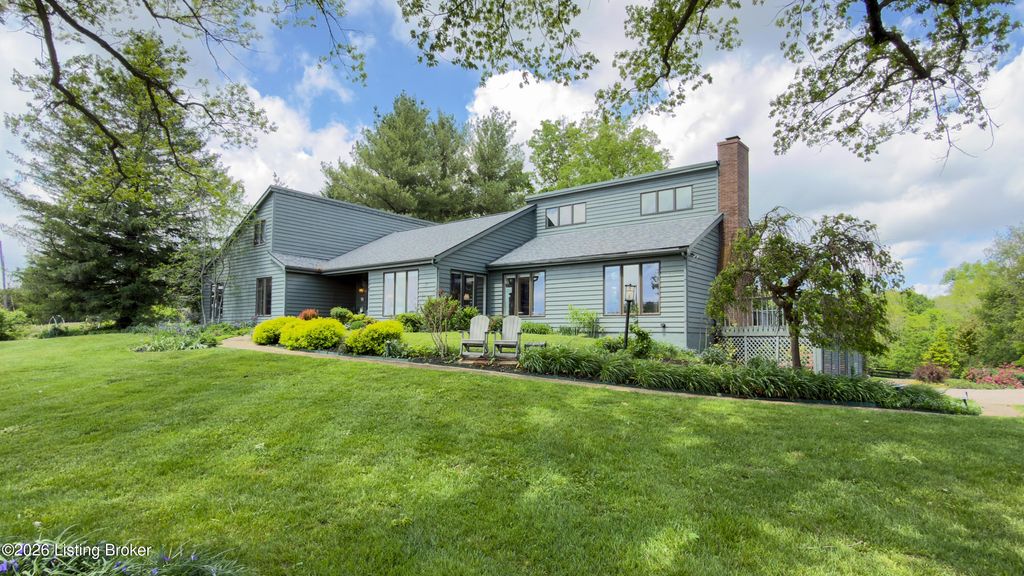 Photo of 172 Hebron Rd, Shelbyville, KY 40065 (MLS # 1715919)