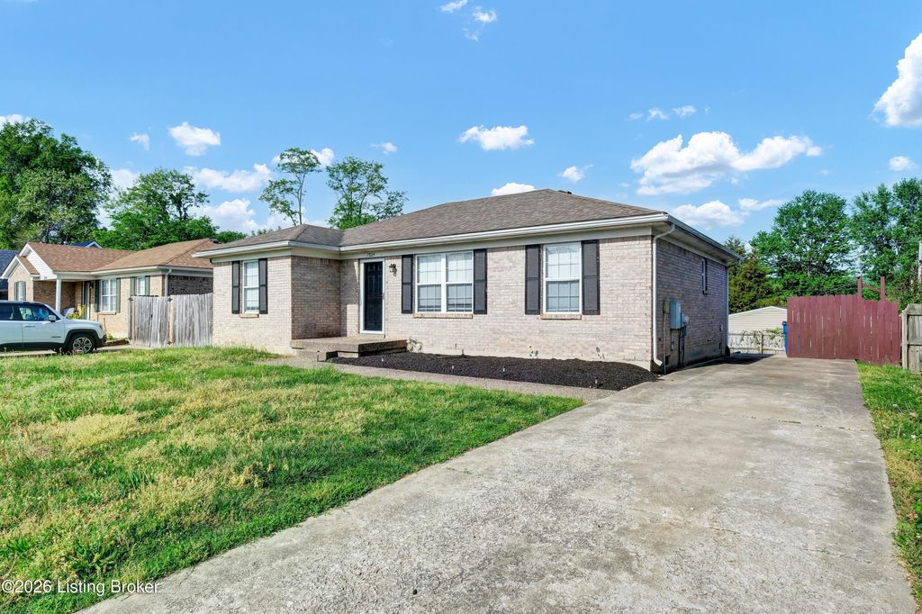 Photo of 7804 Texlyn Ct, Louisville, KY 40258 (MLS # 1714961)