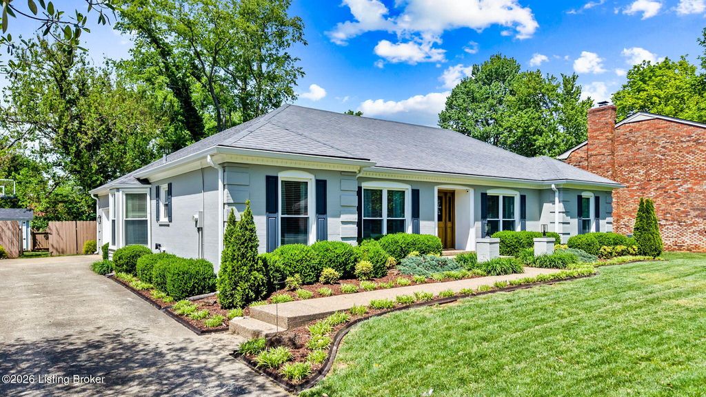 Photo of 8205 Pipilo Pl, Louisville, KY 40242 (MLS # 1715403)