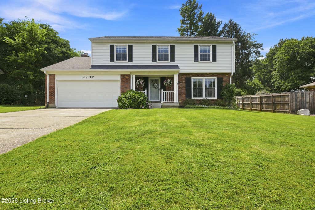 Photo of 9202 Auburn Ave, Jeffersontown, KY 40299 (MLS # 1726394)