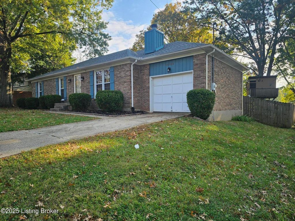 Photo of 12106 Wayside Ln, Goshen, KY 40026 (MLS # 1702467)