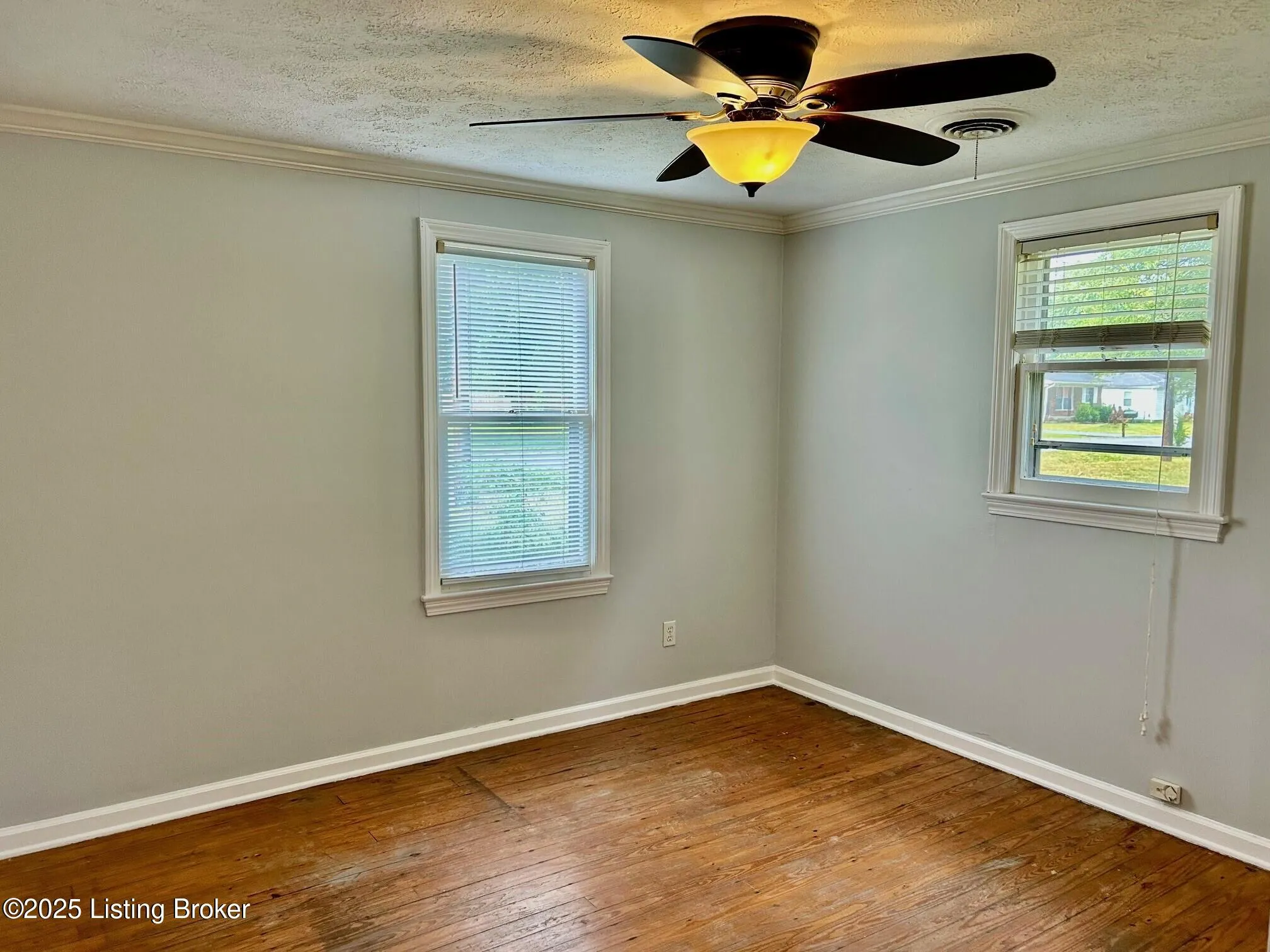 Louisville, Kentucky 40272, United States, 2 Bedrooms Bedrooms, ,1 BathroomBathrooms,Residential,Active,203649