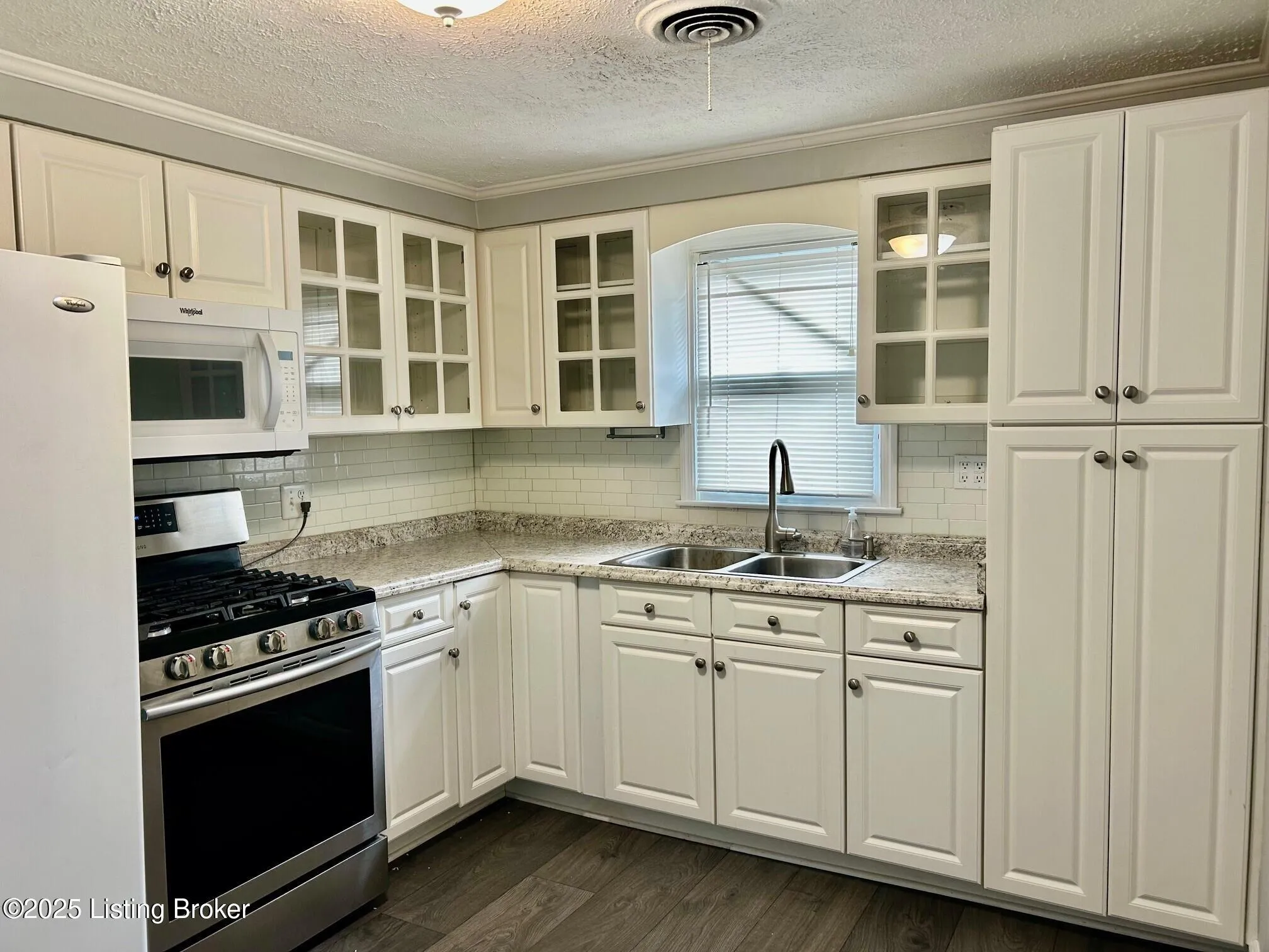 Louisville, Kentucky 40272, United States, 2 Bedrooms Bedrooms, ,1 BathroomBathrooms,Residential,Active,203649