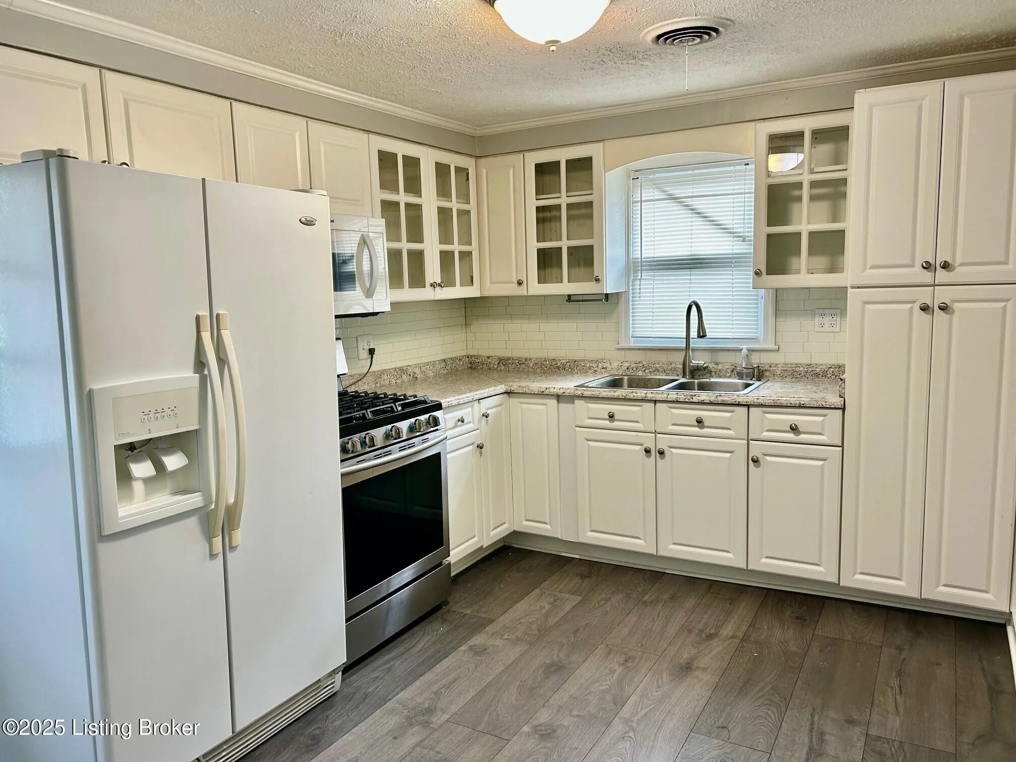 Louisville, Kentucky 40272, United States, 2 Bedrooms Bedrooms, ,1 BathroomBathrooms,Residential,Active,203649