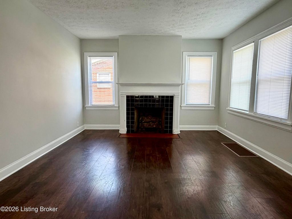 Photo of 5710 Barrett Ln, Louisville, KY 40272 (MLS # 1723868)