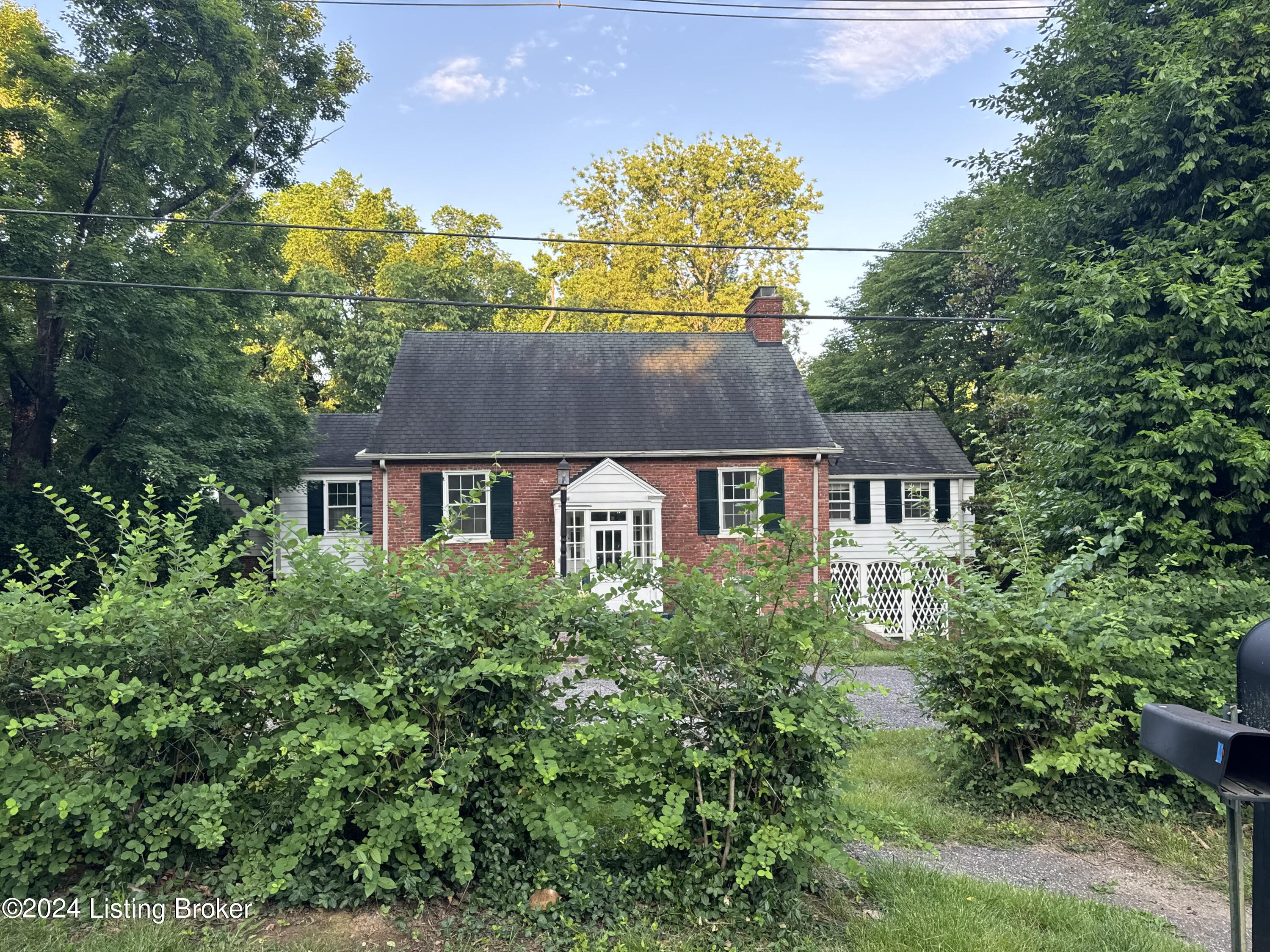 Photo 1 of 1 — 452 Swing Ln, Louisville, KY 40207